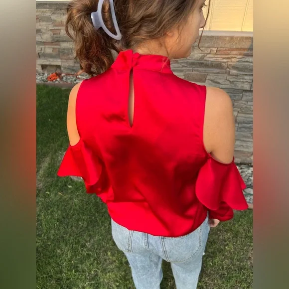 Bisou Bisou Red Cold Shoulder Top - Picture 4 of 7